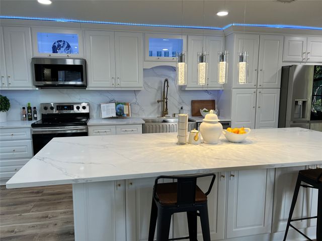 4313 Kenwood Drive, Grapevine, TX 76051