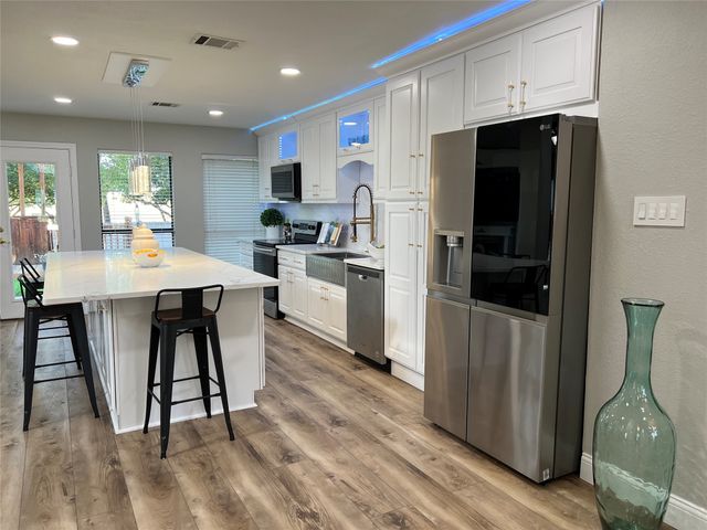 4313 Kenwood Drive, Grapevine, TX 76051