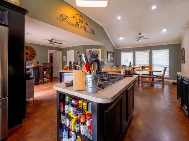 202 Jack White Road, Livingston, TX 77351