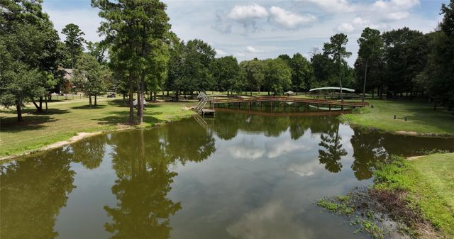 202 Jack White Road, Livingston, TX 77351
