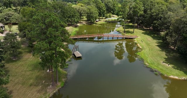 202 Jack White Road, Livingston, TX 77351