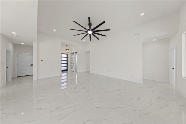 809 FM 467, Seguin, TX 78155