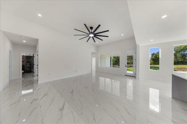 809 FM 467, Seguin, TX 78155