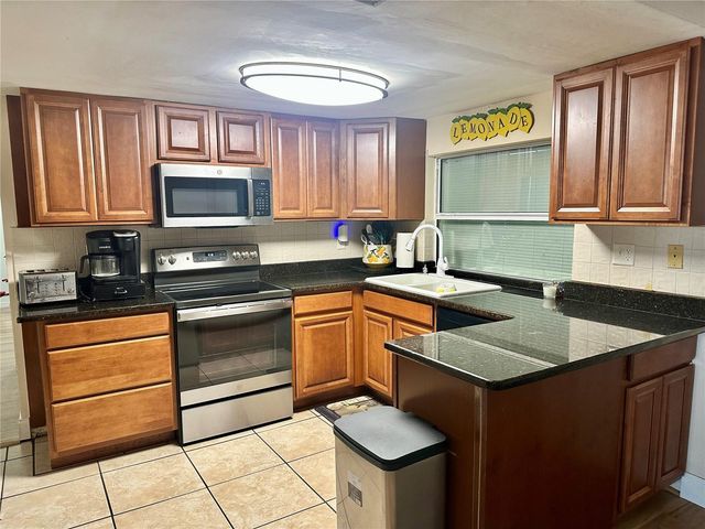 7917 FOXWOOD DRIVE, New Port Richey, FL 34653
