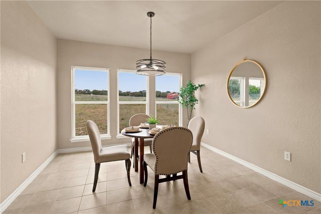 200 Lakeview Circle, La Vernia, TX 78121
