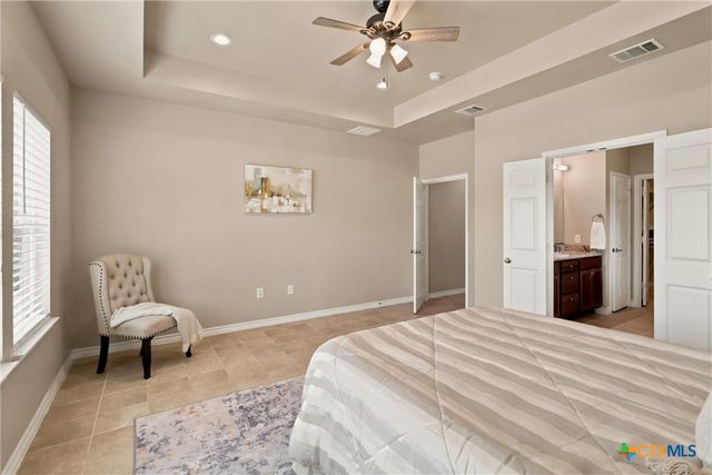 200 Lakeview Circle, La Vernia, TX 78121