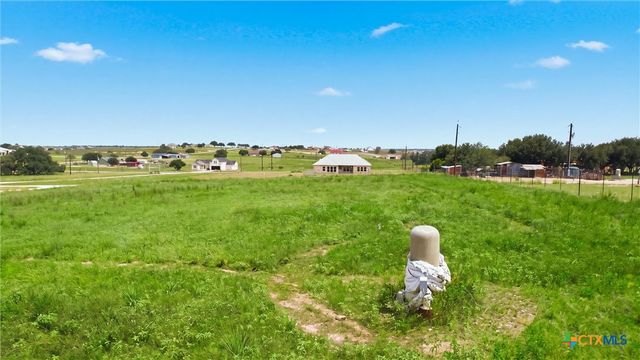 200 Lakeview Circle, La Vernia, TX 78121