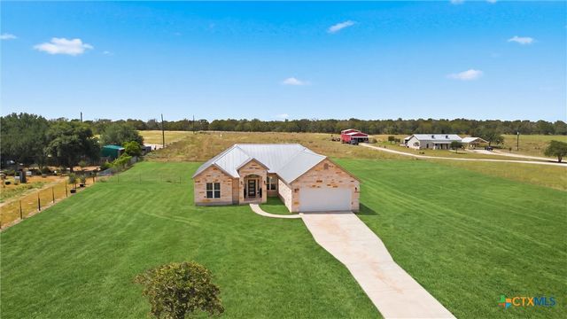 200 Lakeview Circle, La Vernia, TX 78121