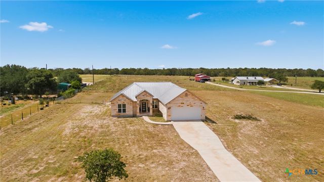 200 Lakeview Circle, La Vernia, TX 78121