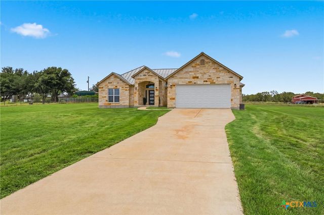 200 Lakeview Circle, La Vernia, TX 78121