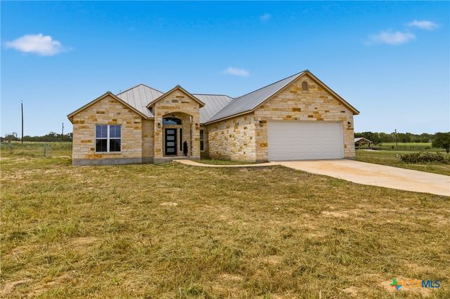 200 Lakeview Circle, La Vernia, TX 78121
