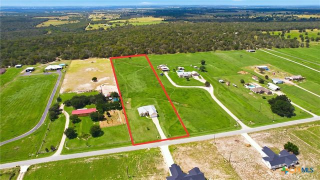 200 Lakeview Circle, La Vernia, TX 78121