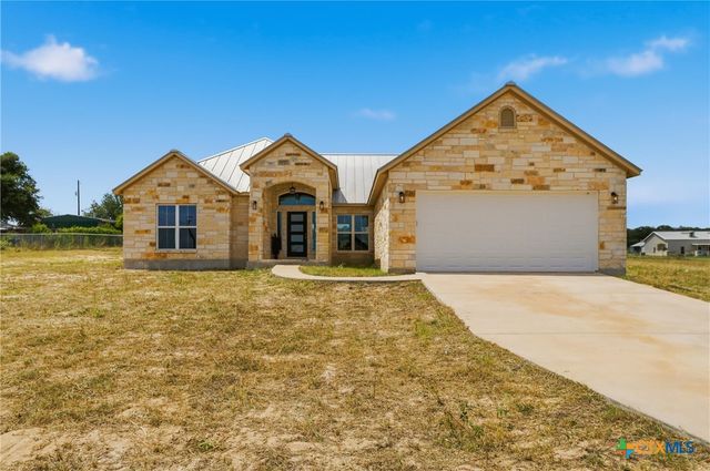 200 Lakeview Circle, La Vernia, TX 78121
