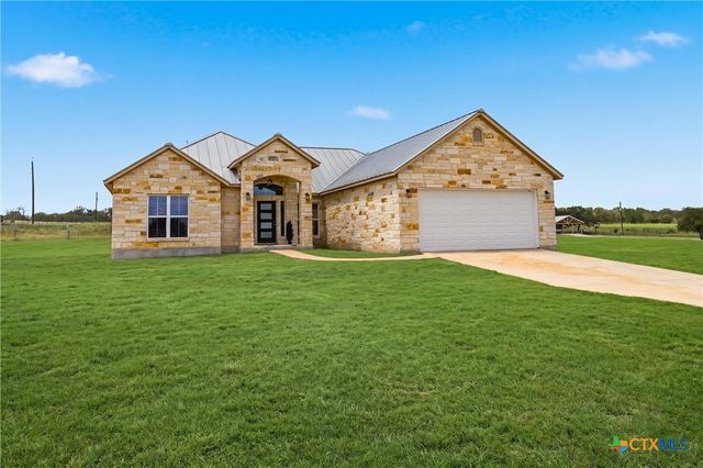 200 Lakeview Circle, La Vernia, TX 78121