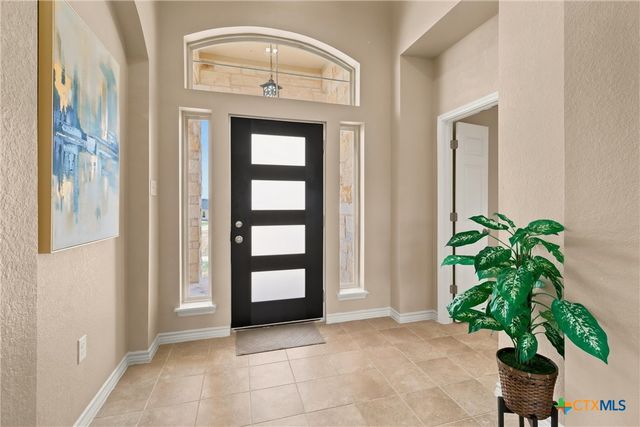 200 Lakeview Circle, La Vernia, TX 78121