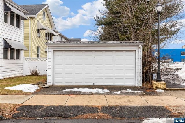 1 4th Street, North Arlington, NJ 07031