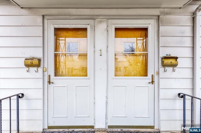 1 4th Street, North Arlington, NJ 07031