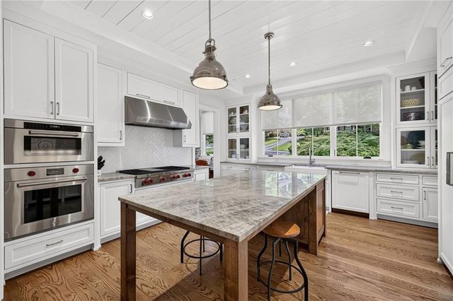 4584 Meadow Valley Drive, Sandy Springs, GA 30342