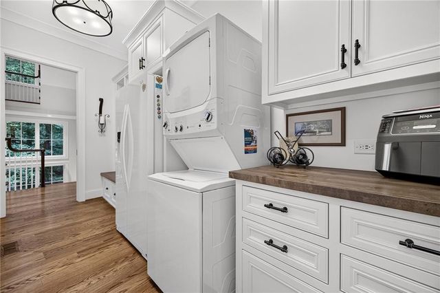 4584 Meadow Valley Drive, Sandy Springs, GA 30342