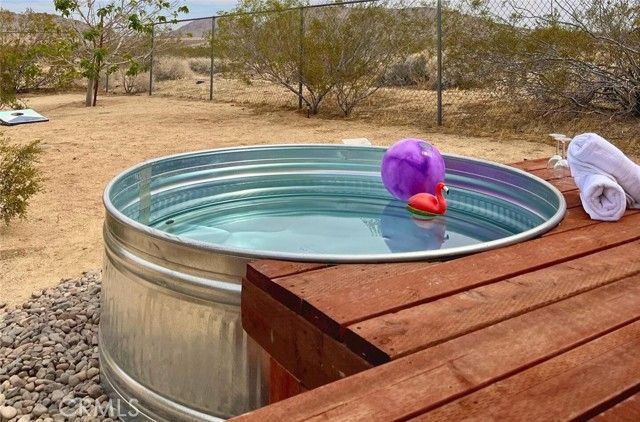 4319 Dusty Mile Road, Landers, CA 92285