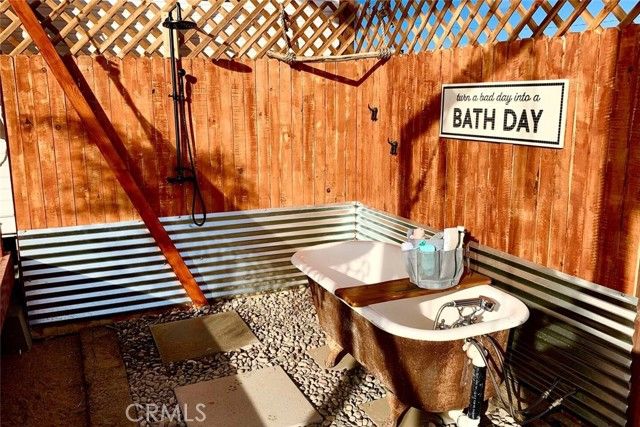 4319 Dusty Mile Road, Landers, CA 92285