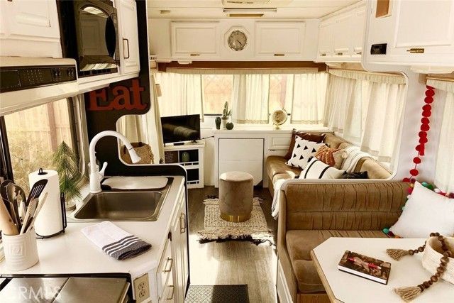 4319 Dusty Mile Road, Landers, CA 92285