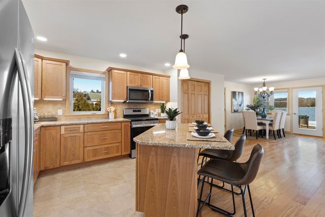 77 Buttonwood Drive, Brattleboro, VT 05301