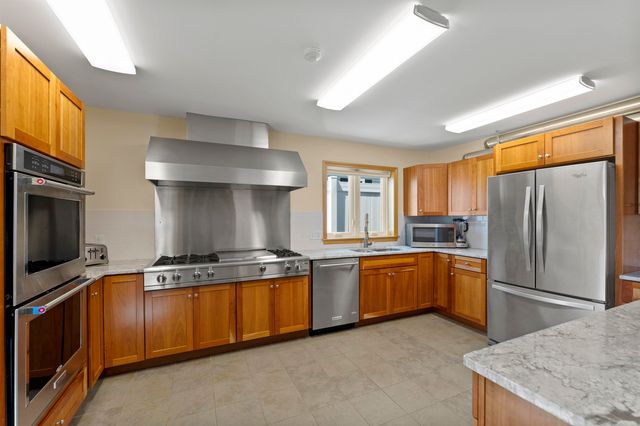 77 Buttonwood Drive, Brattleboro, VT 05301