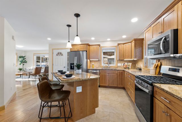 77 Buttonwood Drive, Brattleboro, VT 05301