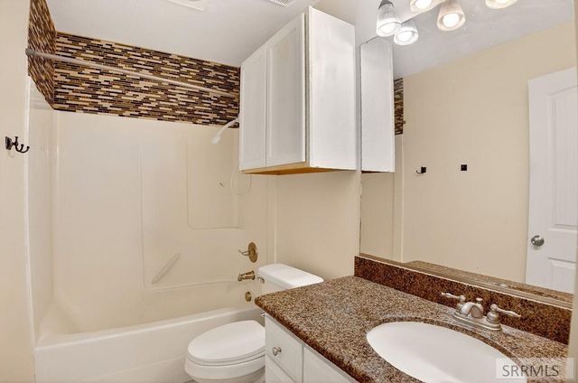 5225 S Thunder Drive, Ammon, ID 83406