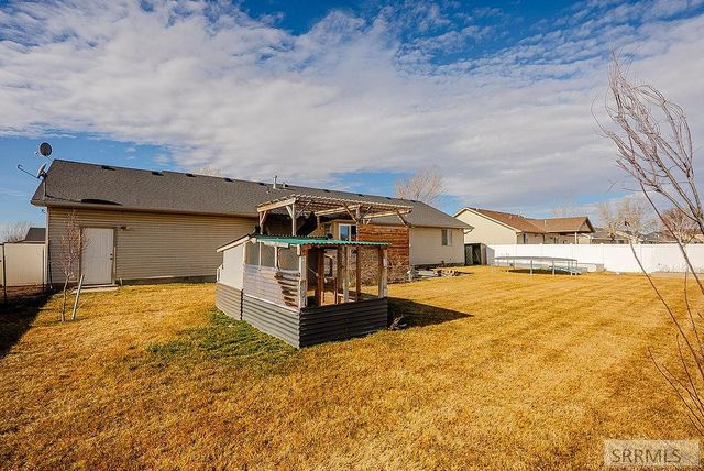 5225 S Thunder Drive, Ammon, ID 83406