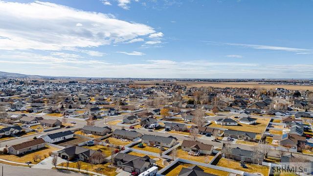 5225 S Thunder Drive, Ammon, ID 83406