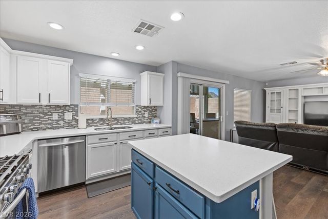 1053 Carson Run Street, Henderson, NV 89002