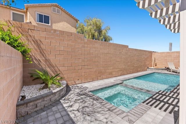 1053 Carson Run Street, Henderson, NV 89002