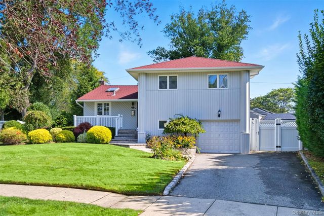 17 Willben Lane, Plainview, NY 11803