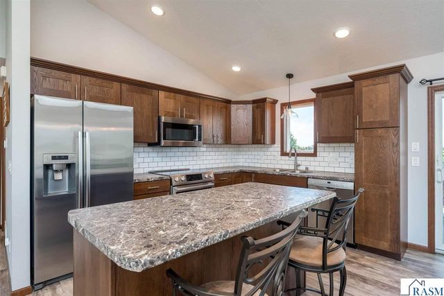 109 cypress Court, Mankato, MN 56001