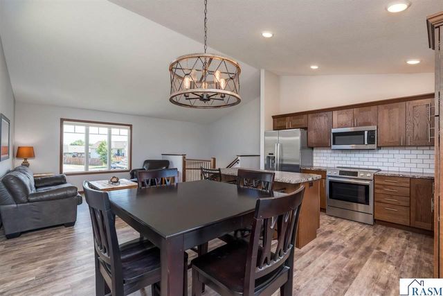109 cypress Court, Mankato, MN 56001