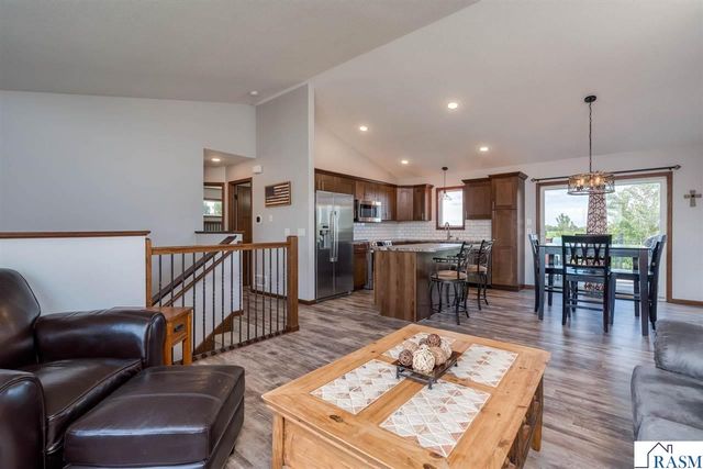 109 cypress Court, Mankato, MN 56001