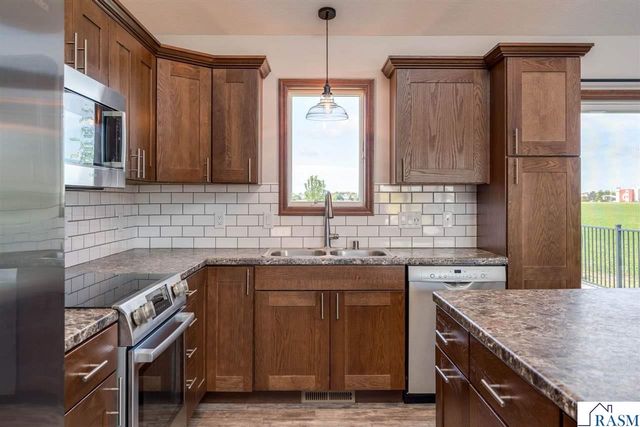 109 cypress Court, Mankato, MN 56001