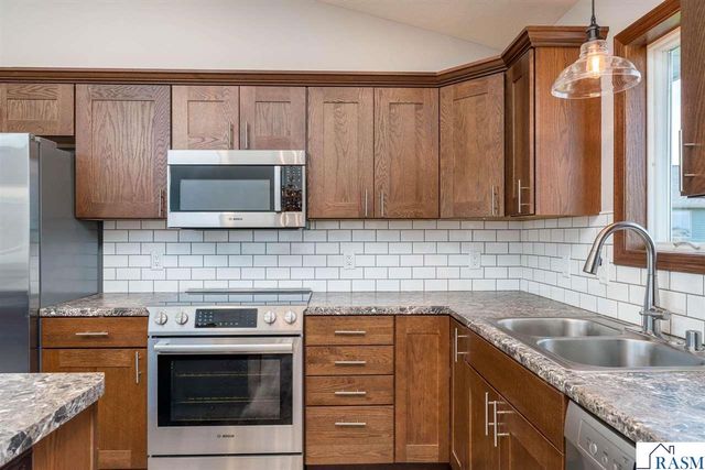 109 cypress Court, Mankato, MN 56001