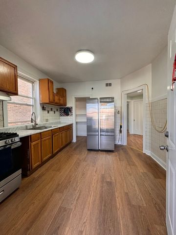 6113 S Sacramento Avenue, Chicago, IL 60629