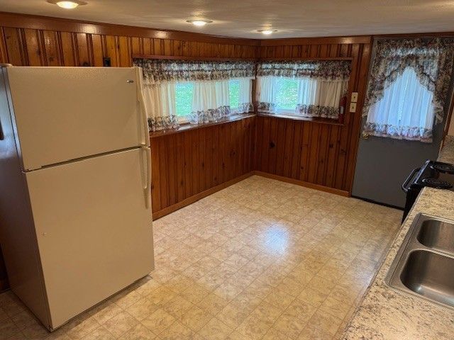 10368 PERRY Highway, Meadville, PA 16335