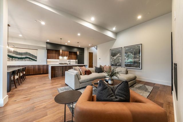 10061 Jakes Way, Truckee, CA 96161