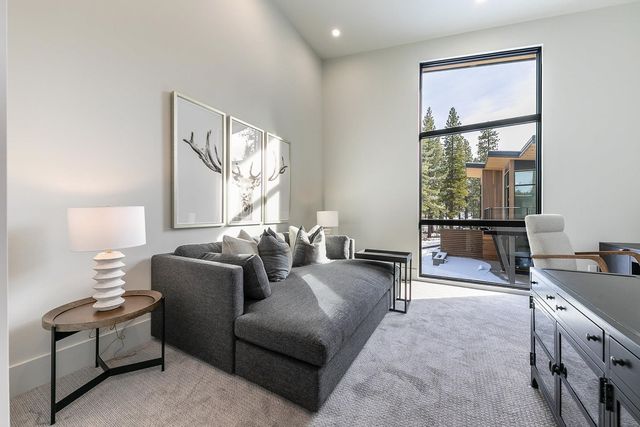 10061 Jakes Way, Truckee, CA 96161