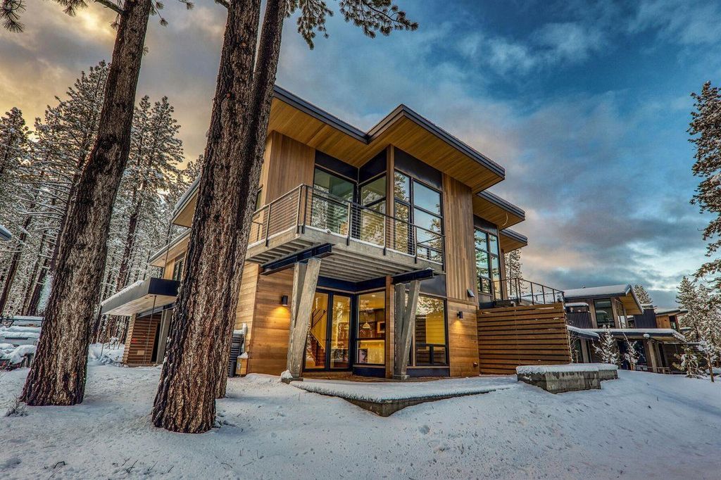 10061 Jakes Way, Truckee, CA 96161