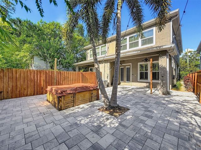 112 S BUNGALOW PARK AVENUE 1, Tampa, FL 33609