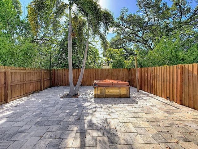 112 S BUNGALOW PARK AVENUE 1, Tampa, FL 33609