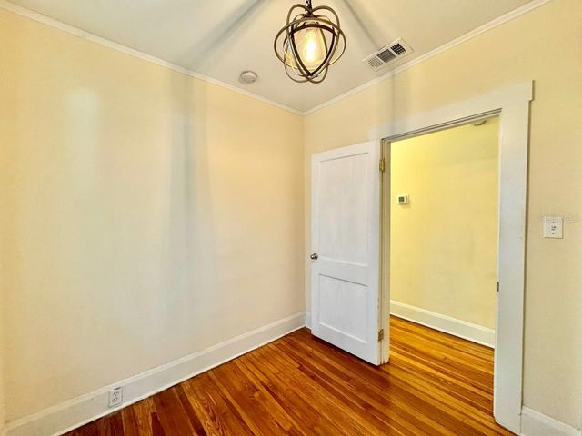 1215 E MOHAWK AVENUE, Tampa, FL 33604