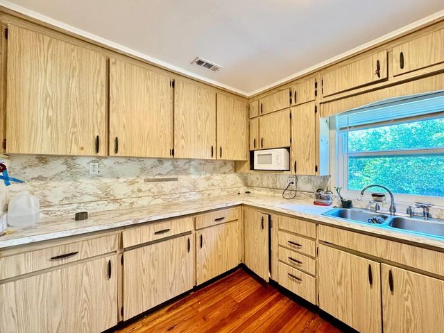 1215 E MOHAWK AVENUE, Tampa, FL 33604