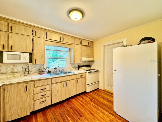 1215 E MOHAWK AVENUE, Tampa, FL 33604